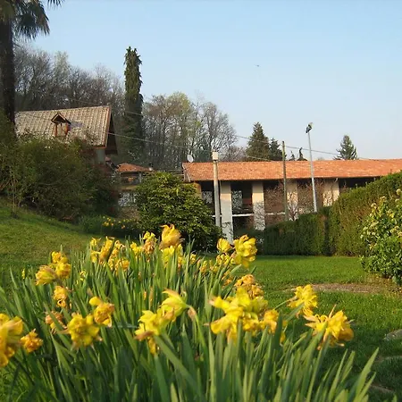 Fattoria Del Pino Bed & Breakfast